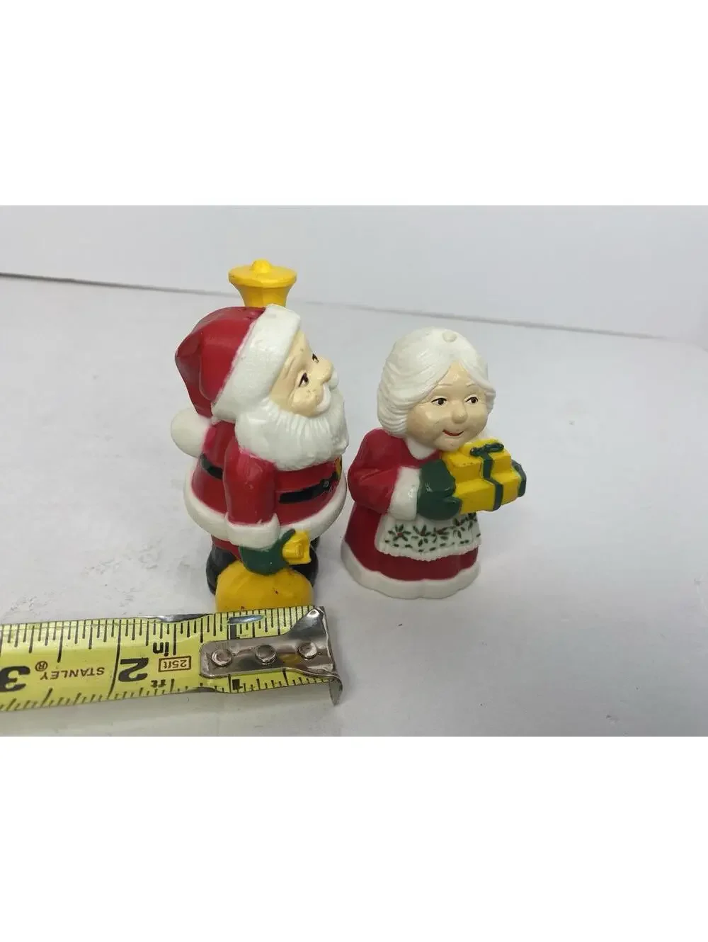 Vintage- 1986 McCrory Corp Mr. and Mrs. Claus Salt and Pepper Shakers